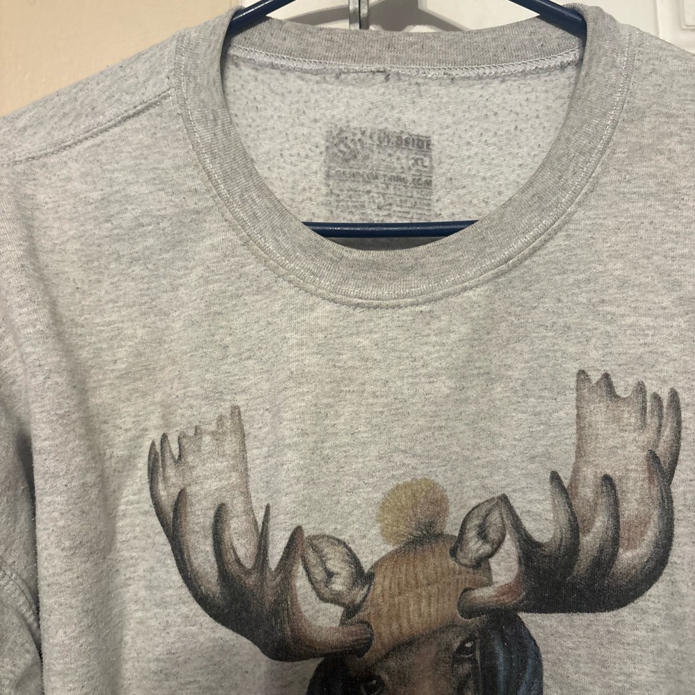 Gray Moose Graphic women’s Sweater - Picture 6 of 6